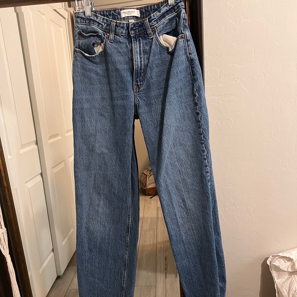Abercrombie 90s relaxed jean